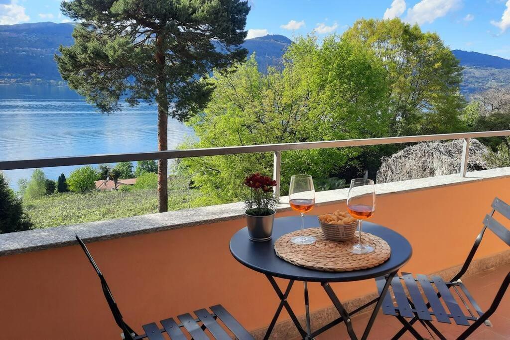 La Casa Di Giulia - Holiday Home Ranco Exteriér fotografie